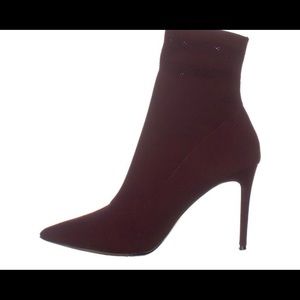 NEW STEVE MADDEN “COOKIE” SOCK BOOTIES